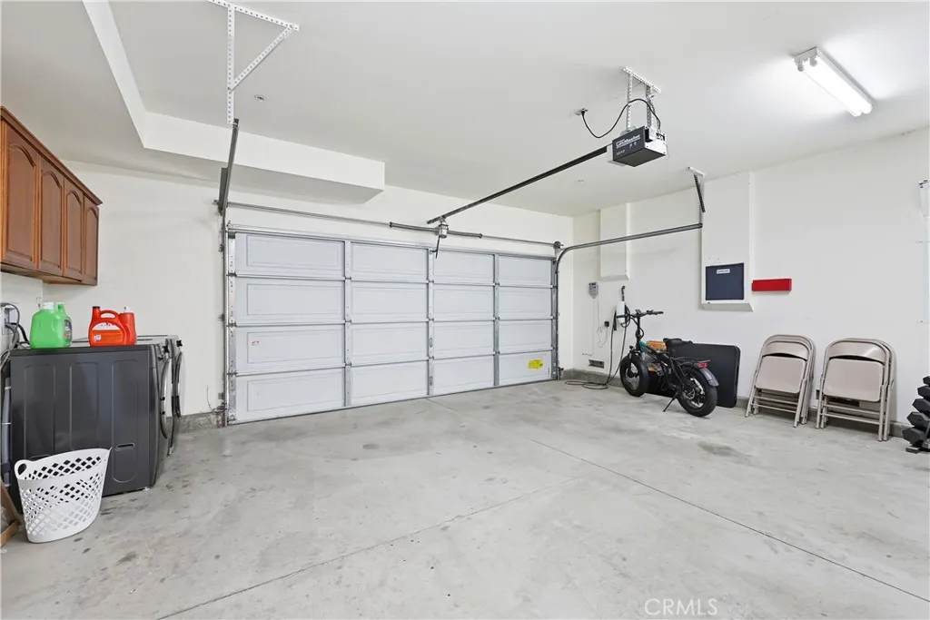 3161 Adelia, El Monte, California 91733 home-pic-40